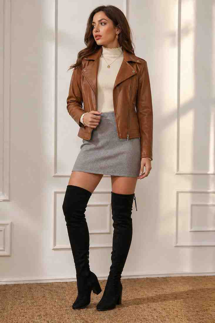Brown leather jacket look 1